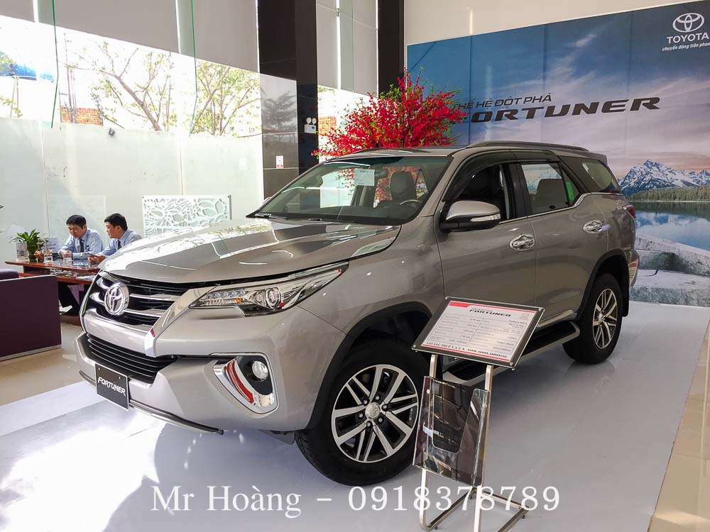 Toyota Fortuner 2017 tra gop